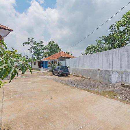 Reddoorz Syariah @ Tambak Mekar Street Subang Hotel Djalantjagak Ngoại thất bức ảnh