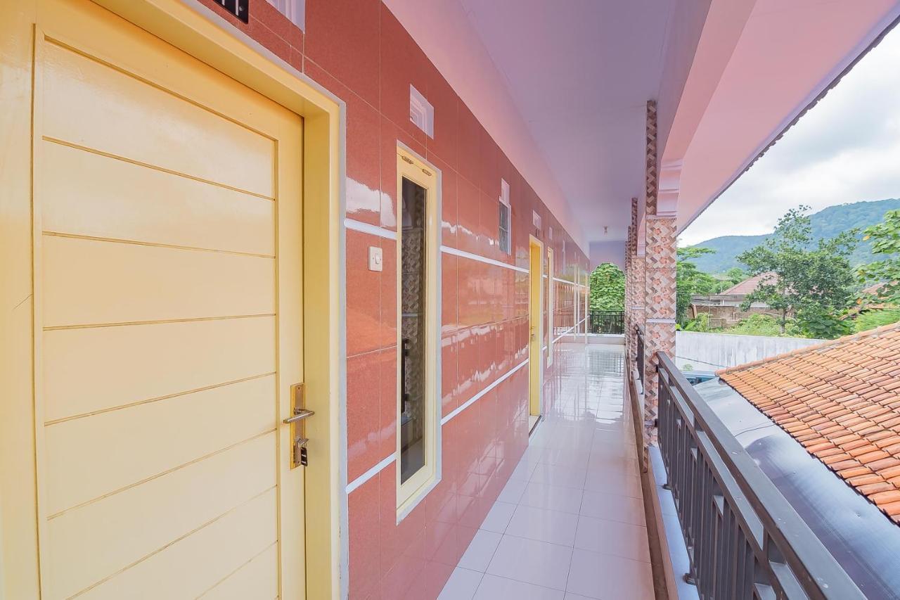 Reddoorz Syariah @ Tambak Mekar Street Subang Hotel Djalantjagak Ngoại thất bức ảnh