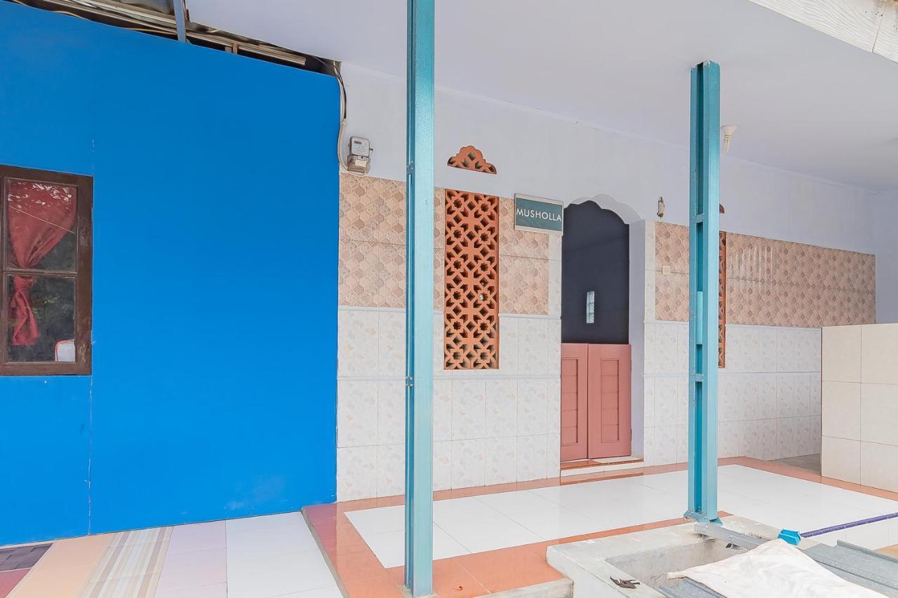 Reddoorz Syariah @ Tambak Mekar Street Subang Hotel Djalantjagak Ngoại thất bức ảnh