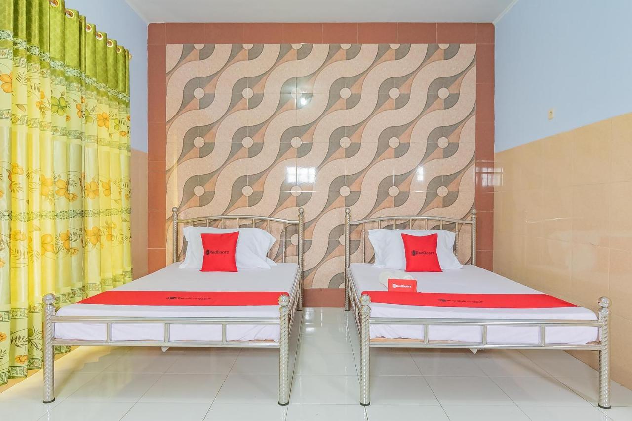 Reddoorz Syariah @ Tambak Mekar Street Subang Hotel Djalantjagak Ngoại thất bức ảnh