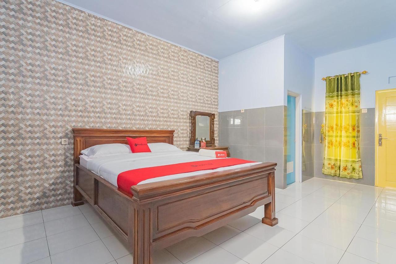 Reddoorz Syariah @ Tambak Mekar Street Subang Hotel Djalantjagak Ngoại thất bức ảnh