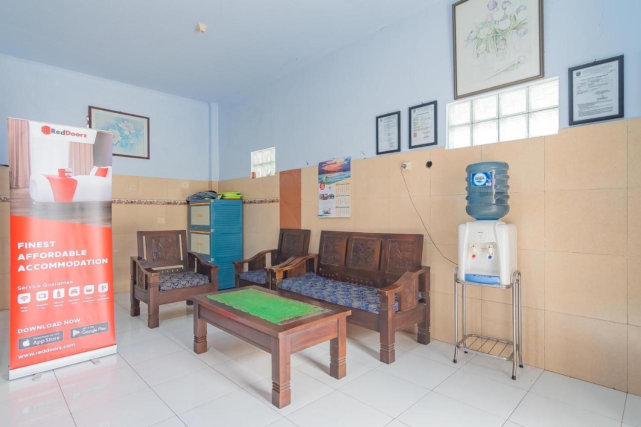 Reddoorz Syariah @ Tambak Mekar Street Subang Hotel Djalantjagak Ngoại thất bức ảnh