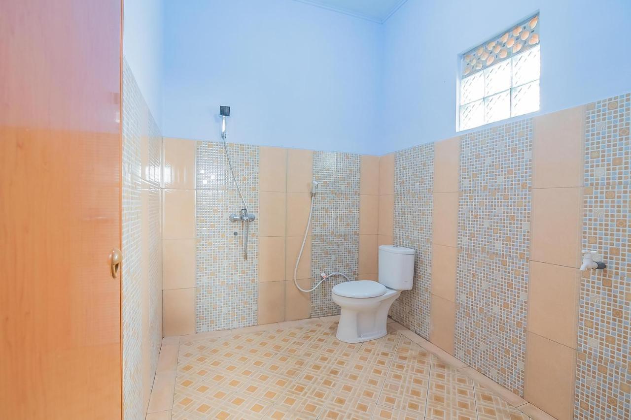 Reddoorz Syariah @ Tambak Mekar Street Subang Hotel Djalantjagak Ngoại thất bức ảnh