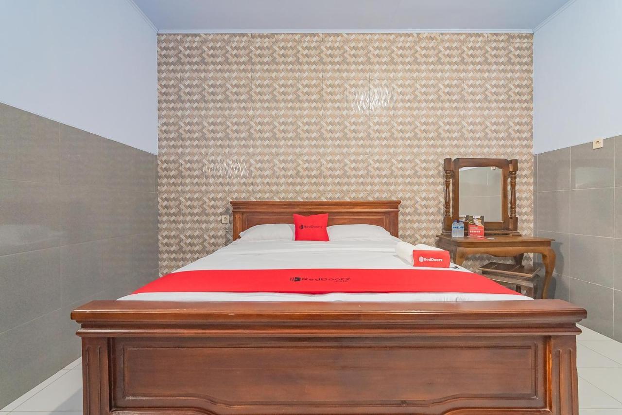 Reddoorz Syariah @ Tambak Mekar Street Subang Hotel Djalantjagak Ngoại thất bức ảnh